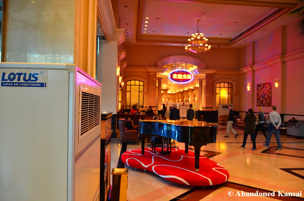emperor-hotel-casino-lobby.jpg
