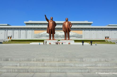 Statues Of Kim Il-sung And Kim Jong-il