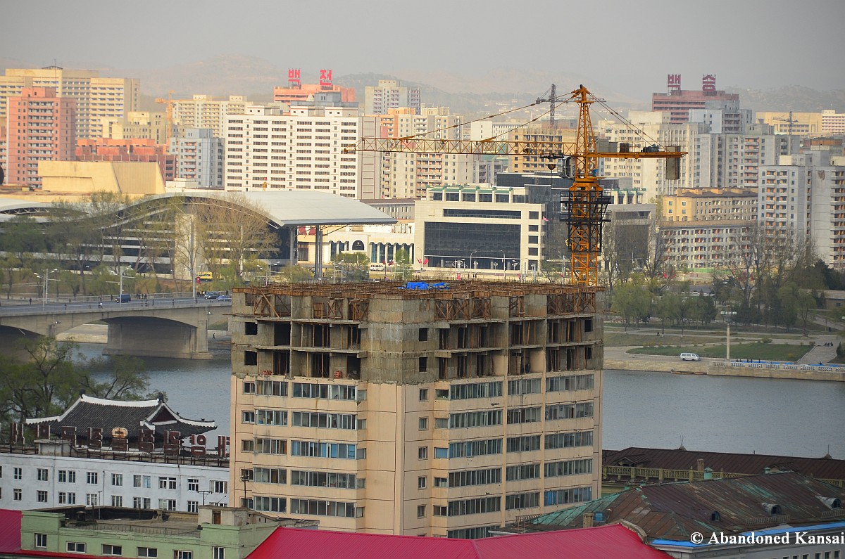 construction-in-north-korea.jpg